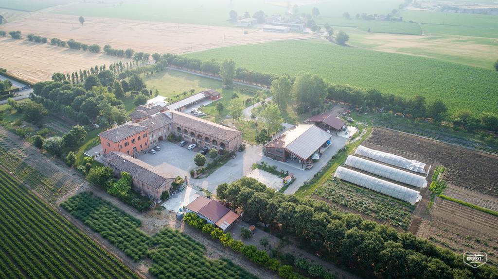 Agriturismo Arte Contadina Fiorenzuola dʼArda Exterior foto
